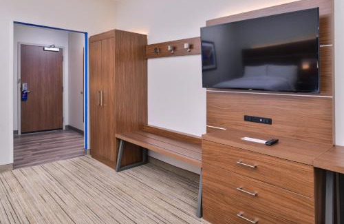 Farmville Hotel | Holiday Inn Express & Suites Farmville by IHG