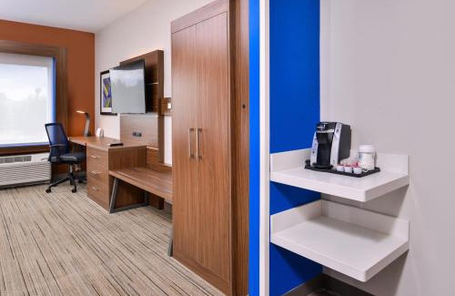 Farmville Hotel | Holiday Inn Express & Suites Farmville by IHG