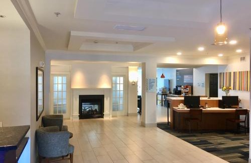 Bethlehem Hotel | Holiday Inn Express & Suites Bethlehem Arpt-Allentown Area