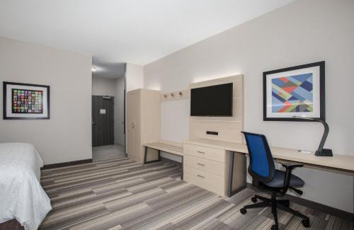 Brighton Hotel | Holiday Inn Express & Suites - Denver NE - Brighton by IHG