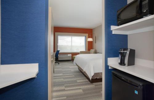 Brighton Hotel | Holiday Inn Express & Suites - Denver NE - Brighton by IHG
