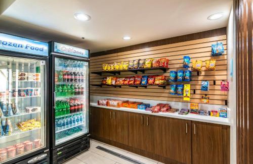 Camarillo Hotel | Holiday Inn Express & Suites Camarillo by IHG