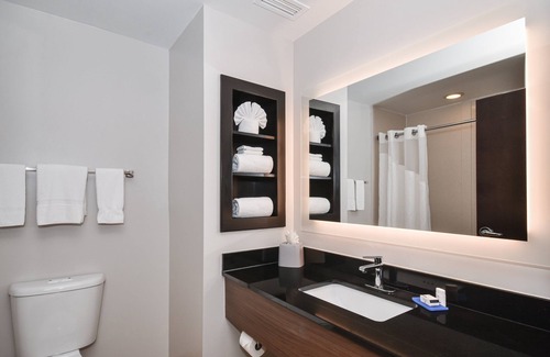 Matthews Hotel | Holiday Inn Express & Suites Charlotte Southeast - Matthews by IHG