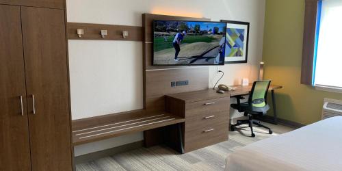 Northlake Hotel | Holiday Inn Express & Suites - Atlanta - Tucker Northlake by IHG