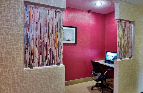 Pelham Hotel | Holiday Inn Express & Suites Birmingham South - Pelham by IHG