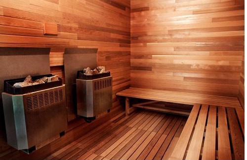 Willoughby Hotel | Holiday Inn Express & Suites Langley by IHG