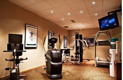 Willoughby Hotel | Holiday Inn Express & Suites Langley by IHG