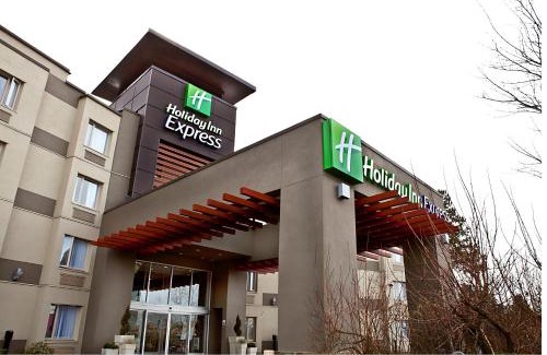 Willoughby Hotel | Holiday Inn Express & Suites Langley by IHG