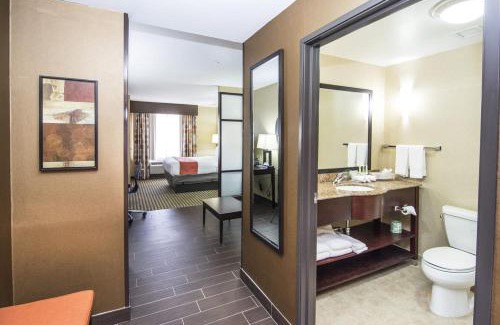 Elkton Hotel | Holiday Inn Express & Suites Elkton - University Area by IHG
