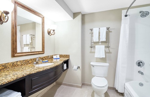 Three Lakes Hotel | Holiday Inn Express & Suites Kendall by IHG