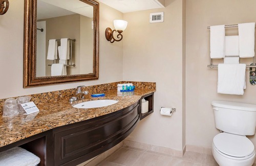 Three Lakes Hotel | Holiday Inn Express & Suites Kendall by IHG