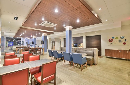 Lehi Hotel | Holiday Inn Express & Suites Lehi - Thanksgiving Point by IHG