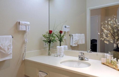 Tulare Hotel | Holiday Inn Express & Suites - Tulare by IHG