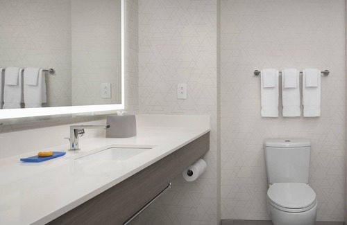 Clinton Hotel | Holiday Inn Express & Suites Knoxville-Clinton by IHG