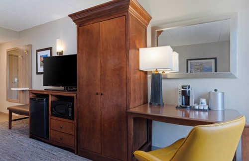 Covington Hotel | Holiday Inn Express & Suites Cincinnati Riverfront by IHG