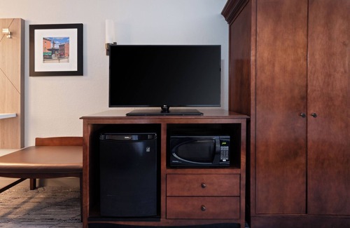 Covington Hotel | Holiday Inn Express & Suites Cincinnati Riverfront by IHG