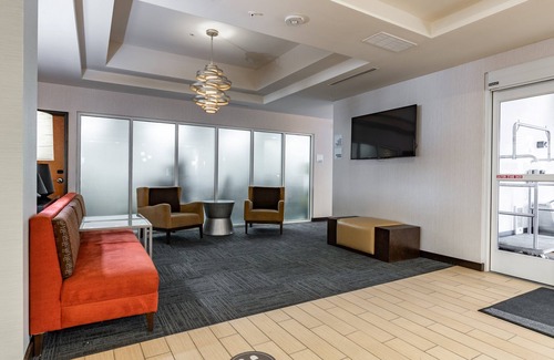 Ironton Hotel | Holiday Inn Express & Suites Ironton by IHG