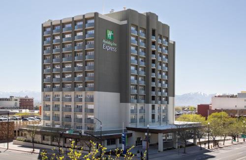 Whitehaven Hotel | Holiday Inn Express & Suites Memphis Arpt Elvis Presley Blv by IHG