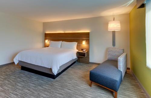 Roanoke Hotel | Holiday Inn Express & Suites - Roanoke – Civic Center