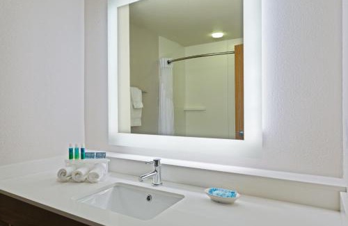Tavares Hotel | Holiday Inn Express & Suites Tavares by IHG