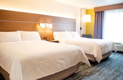 Weston Hotel | Holiday Inn Express & Suites Wausau by IHG