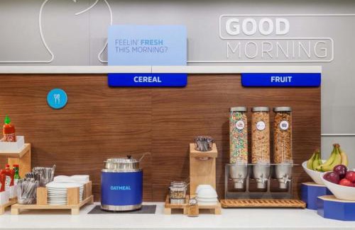 Wharton Hotel | Holiday Inn Express & Suites Wharton by IHG