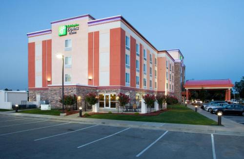 South Tulsa Hotel | Holiday Inn Express Tulsa South Bixby by IHG