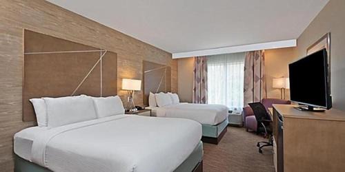 New Cumberland Hotel | Holiday Inn Express & Suites New Cumberland by IHG