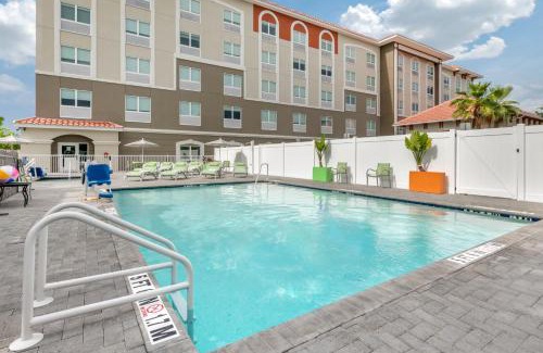 South Pinellas Community Council Hotel | Holiday Inn Express & Suites - St. Petersburg - Madeira Beach by IHG