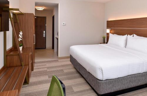 South Pinellas Community Council Hotel | Holiday Inn Express & Suites - St. Petersburg - Madeira Beach by IHG