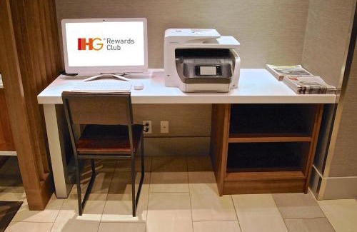 Richmond City Centre Hotel | Holiday Inn Express Vancouver Airport-Richmond by IHG
