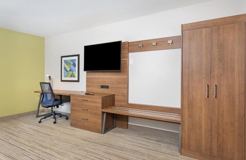 Williamsburg Hotel | Holiday Inn Express Williamsburg by IHG