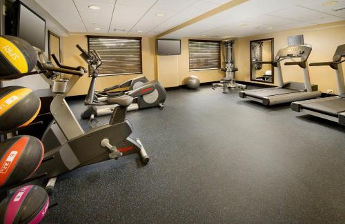 Waldorf Hotel | Holiday Inn Express - Waldorf by IHG