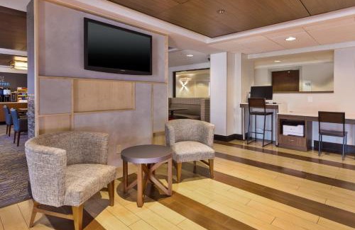 Waldorf Hotel | Holiday Inn Express - Waldorf by IHG