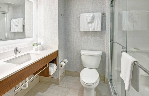 Avenel Hotel | Holiday Inn Express Woodbridge by IHG