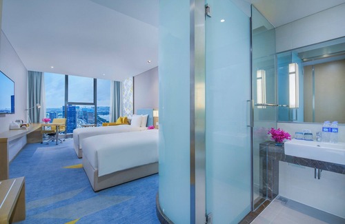 Jinshui District Hotel | Holiday Inn Express Zhengzhou Longzi Lake by IHG