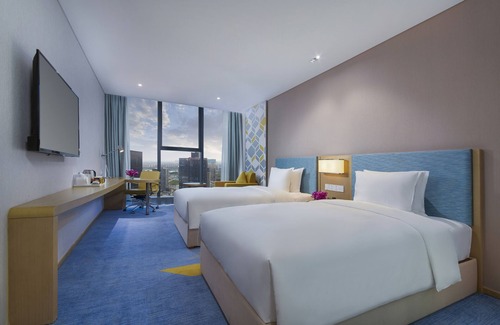 Jinshui District Hotel | Holiday Inn Express Zhengzhou Longzi Lake by IHG