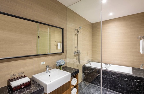 Yuhang District Hotel | Holiday Inn Hangzhou Chaoshan, an IHG Hotel