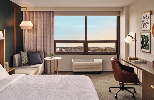 White Oaks Hotel | Holiday Inn Hotel & Suites London by IHG