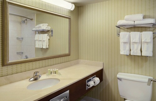 White Oaks Hotel | Holiday Inn Hotel & Suites London by IHG