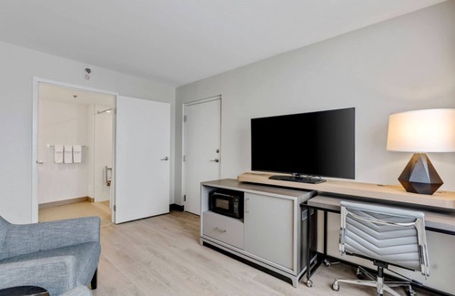 Ottawa Division Hotel | Holiday Inn Hotel & Suites Ottawa Kanata by IHG