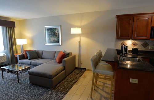 Lakeville Hotel | Holiday Inn Hotel & Suites Minneapolis - Lakeville by IHG