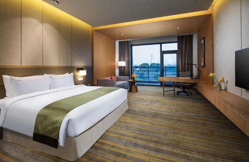 Kunshan Hotel | Holiday Inn Kunshan Huaqiao by IHG