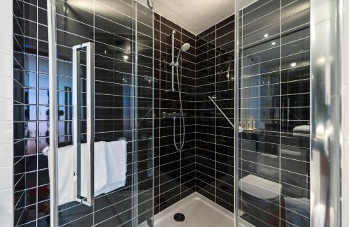 Vitrolles Hotel | Holiday Inn - Marseille Airport by IHG