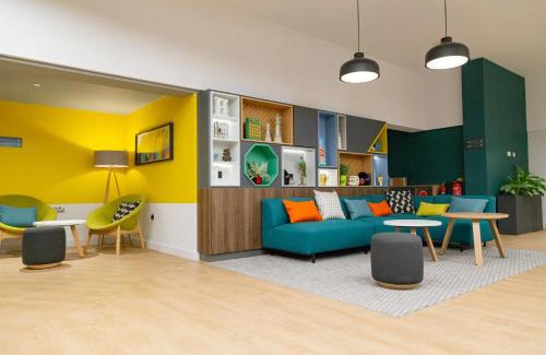 Newport Hotel | Holiday Inn Newport by IHG