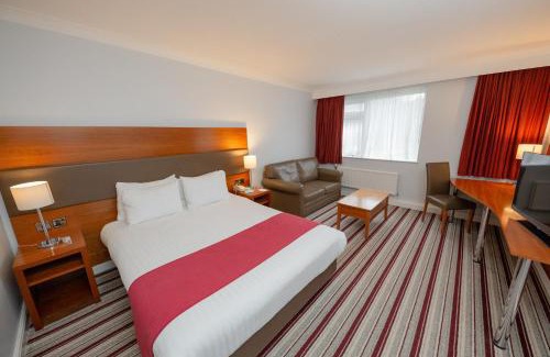 Newport Hotel | Holiday Inn Newport by IHG