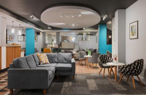 Great Houghton Hotel | Holiday Inn Northampton by IHG