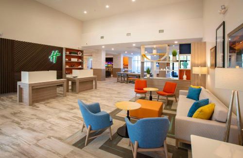 Ferry Pass Hotel | Holiday Inn Pensacola - University Area by IHG