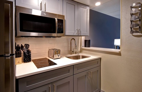 Cherry Hill Hotel | Holiday Inn Philadelphia-Cherry Hill by IHG