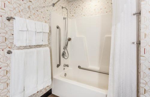 Swedesboro Hotel | Holiday Inn Philadelphia South-Swedesboro by IHG